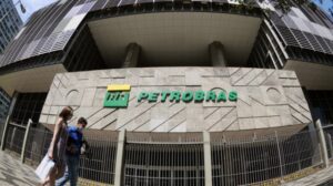 Petrobras (PETR4) conclui venda de ativos