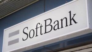 Softbank encolhe o cheque