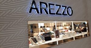 Arezzo (ARZZ3) conclui compra da marca Carol Bassi
