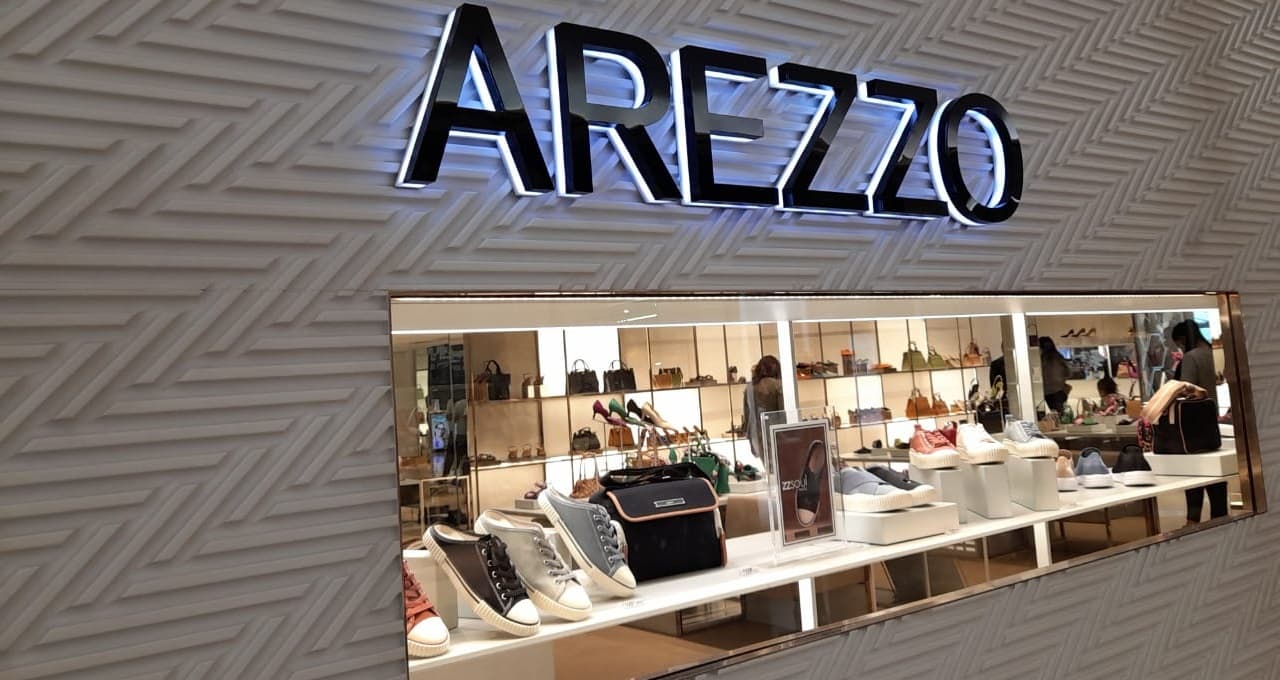 Arezzo ARZZ3 conclui compra da marca Carol Bassi Fus es