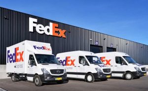 FedEx desaba 22% com freada na economia