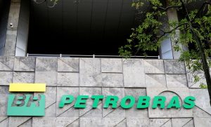 Petrobras recebe R$10 3 bi da CNOOC
