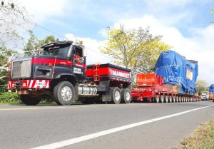Gigante do transporte de cargas superdimensionadas Mammoet está à venda