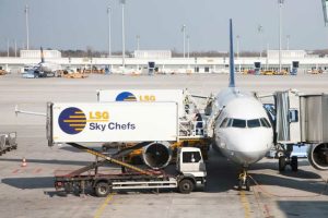 Lufthansa chega a acordo para vender o restante da LSG Sky Chefs