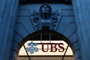 UBS espera deslistar Credit Suisse