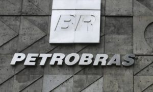 Petrobras (PETR4) considera mais emissões e compra de ativos