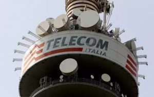 Governo italiano e KKR discutem aquisição da rede fixa da Telecom Italia