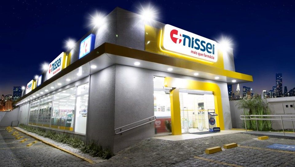 Nissei vence leilão de farmácias da Poupafarma em