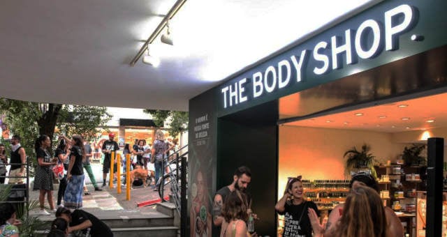 Se concluído, espera-se que o acordo avalie a The Body Shop a um preço inferior aos 400 milhões a 500 milhões de libras (Imagem: Facebook/The Body Shop)
