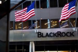 BlackRock demite 3% da equipe