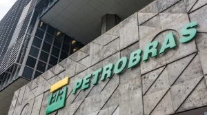 Petrobras olha fusões e aquisições e quer 10% do mercado de energia solar e eólica