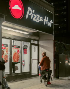 IMC anuncia incorporação de detentora dos direitos da Pizza Hut e KFC no Brasil